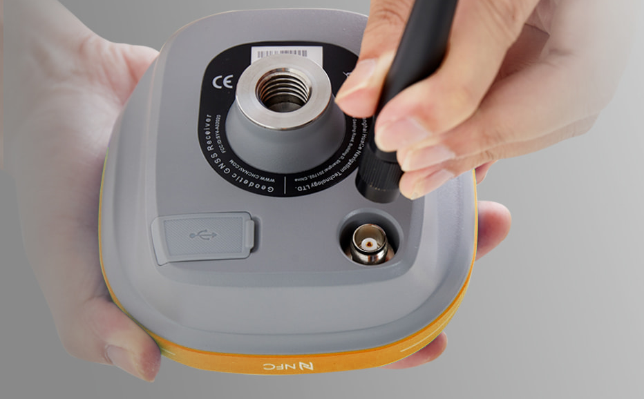 CHCNAV i73+ mounted as base receiver for GNSS static data acquisition